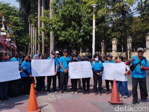 Gelar Aksi di PTUN, Warga Tuntut Bisa Segera Huni Kampung Susun Bayam