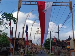 Bendera Merah Putih Sepanjang 600 Meter Membentang di Desa Adat Pangi