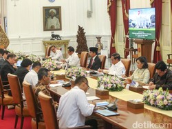 Jokowi Kumpulkan Menteri Siang Ini, Bahas Polusi Udara Jabodetabek Lagi