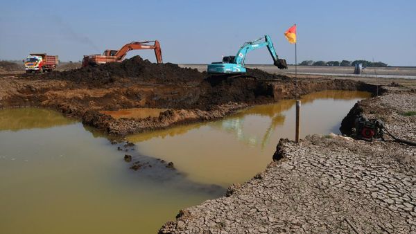 Tambah Daya Tampung, Waduk Dawuhan Madiun Dinormalisasi