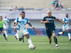 Dewa United Tertinggal 1-2 dari PSIS di Babak Pertama