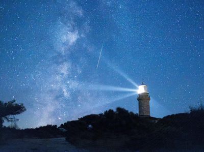 Penampakan Hujan Meteor Perseid di Berbagai Belahan Dunia