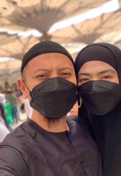 Potret Yulia Rachman dan Keluarga