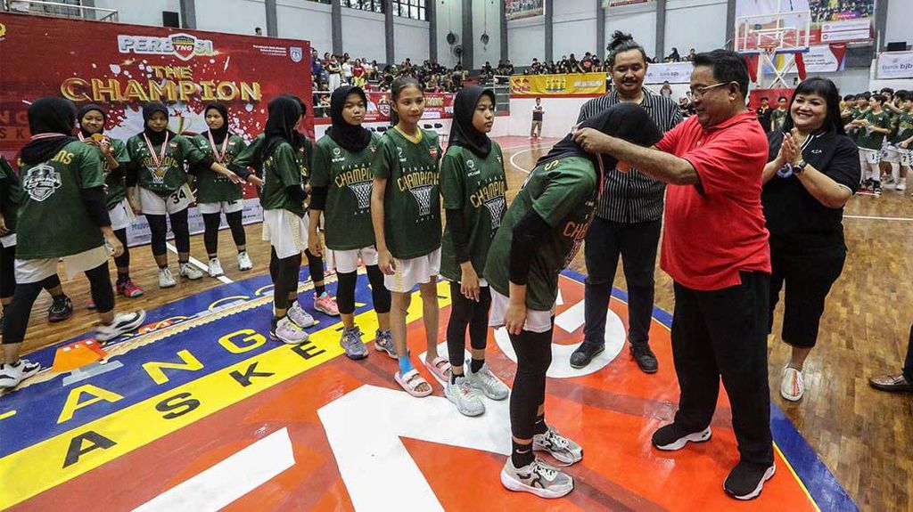 Rano Karno Hadiri Penutupan Perbasi Cup Kota Tangerang Rano Karno Hadiri Penutupan Perbasi Cup Kota Tangerang