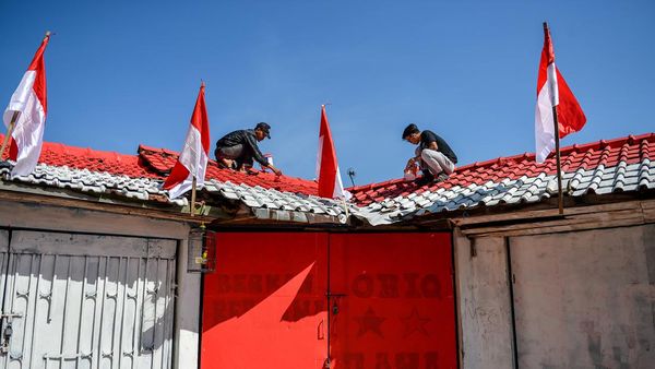 Sambut HUT RI, Permukiman Padat di Bandung Bersolek Merah Putih