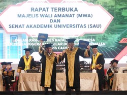 Sekjen Kemenkumham Terima Gelar Doktor Honoris Causa dari Unesa