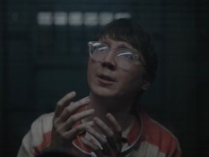 Terungkap Alasan The Riddler Menyerahkan Diri di The Batman