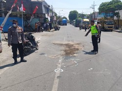 Jadi Korban Tabrak Lari, Emak-emak di Gresik Tewas Terlindas Truk