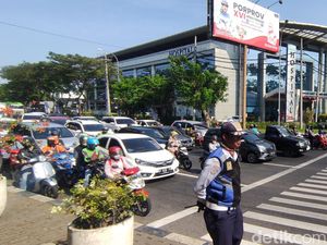Antrean Traffic Light Terlama Semarang Dikeluhkan, Bisa Nyaris 1 Km