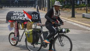 Tuntut Keadilan Tragedi Kanjuruhan, Suporter Arema Gowes Malang-Jakarta