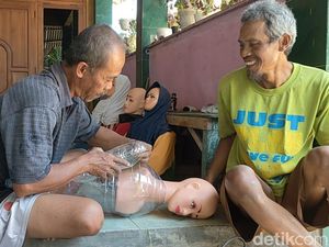 Kreatif! Warga Wates Sulap Limbah Jadi Gogik-Perahu Karnaval HUT RI