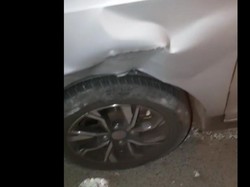 Warga Ngaku Mobilnya Rusak Kena Kabel Melintang dari Tiang Miring di Ciputat