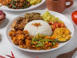 4 Warteg di Surabaya yang Kece Ini Sajikan Puluhan Lauk