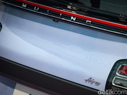 Duel Mobil Listrik di Bawah Rp 200 Juta: Wuling Air ev Lite vs Seres E1, Pilih Mana?