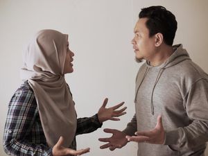 Tidak Tegur Sapa Antar Tetangga Lebih dari Tiga Hari, Bagaimana Hukumnya? Tidak Tegur Sapa Antar Tetangga Lebih dari Tiga Hari, Bagaimana Hukumnya?