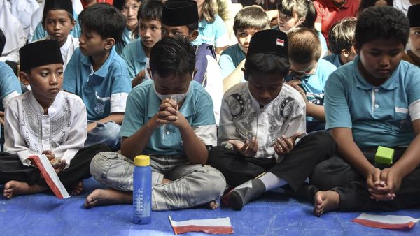 Anak-anak Lintas Agama Ikut Meriahkan HUT RI di Tasikmalaya