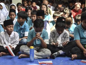 Anak-anak Lintas Agama Ikut Meriahkan HUT RI di Tasikmalaya