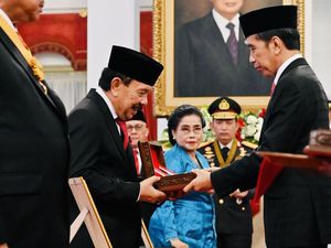 Presiden Jokowi Beri Gelar Kehormatan pada 3 Begawan Budaya