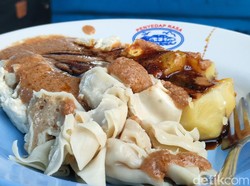 Cuma Ada di Garut! Bakso Tahu Domba yang Gurih Mantap