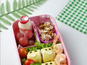 Resep Pembaca: Nasi Gulung dan Ayam Goreng Untuk Bekal Anak