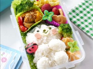 Bekal : Teddy Bear dengan Isian Ayam Lada Hitam