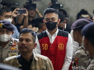 Momen Mario Dandy Geleng-geleng saat Ditanya Tuntutan 12 Tahun Bui Momen Mario Dandy Geleng-geleng saat Ditanya Tuntutan 12 Tahun Bui