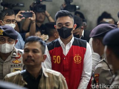 Berompi Tahanan, Mario Dandy Jalani Sidang Tuntutan