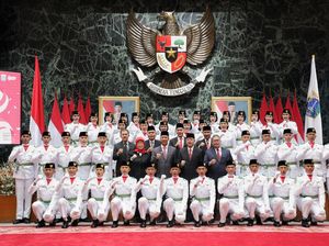 Heru Budi Kukuhkan Paskibraka DKI untuk Upacara HUT Ke-78 RI di Monas