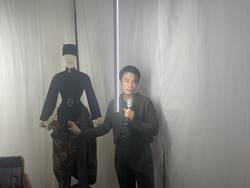 Eksibisi Auguste Soesastro 15 Tahun Berkarya, Gabungkan Fashion & Sejarah