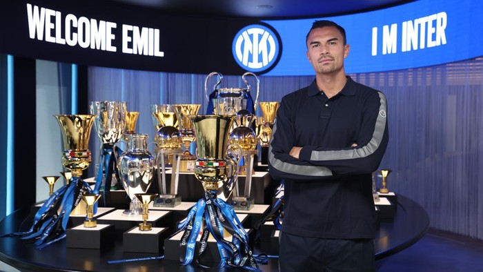 Emil Audero Mulyadi jadi penggawa anyar Inter Milan pada bursa transfer musim panas 2023. Kiper 26 tahun itu dipinjam dari Sampdoria dengan opsi pembelian permanen.