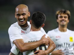 Wow! Fabinho Dapat Jam Tangan Mewah dari Fans Sultan