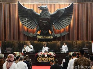 Hamzah Haz hingga Ketua MK Hadiri Sidang Tahunan MPR