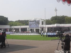 Jokowi dan Iriana Pantau Gladi Bersih Upacara HUT RI Ke-78