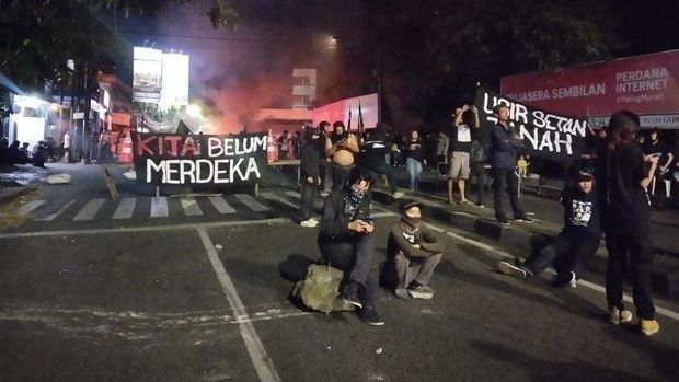 Jalan Dago diblokir warga pada Senin (14/8/2023)