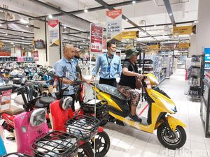 Beli Motor Listrik di Transmart, Dapat Subsidi Plus Potongan Rp 500 Ribu