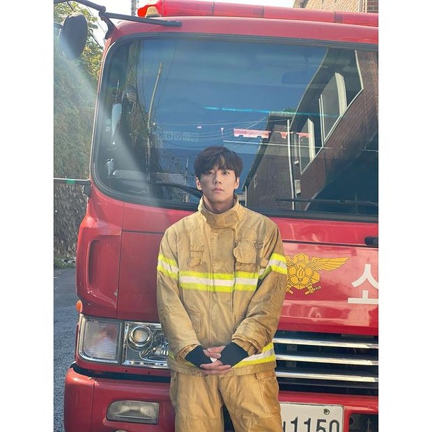 Lee Jun Young di drama Please Don't Date Him Lee Jun young