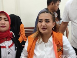 Lina Mukherjee Dituntut 2 Tahun Penjara Perkara Konten Makan Babi