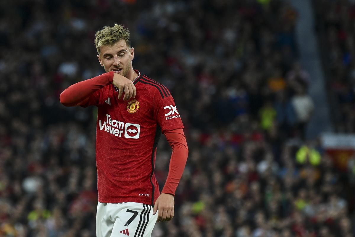 Syukurlah! Mason Mount Sudah Kembali Berlatih di Tim Utama Manchester United - steelersofficialonline.com