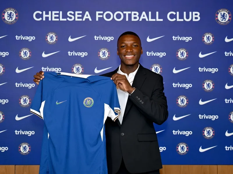 Moises Caicedo resmi bergabung Chelsea.