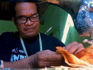 Perjuangan Ayah Polio Hidupi Istri Cerebral Palsy dan Sang Anak, Mari Bantu