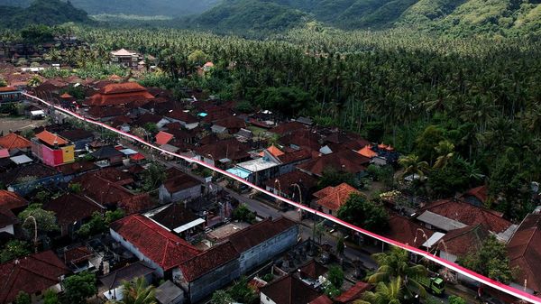 Bendera Merah Putih Sepenjang 400 Meter Mejeng di Bali