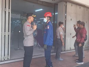 Percikan Api Picu Kepulan Asap di Toko Alaska Makassar, Karyawan Dievakuasi