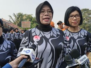 Peringati HUT Ke-75, Polwan Gelar Baksos dan Bersih-bersih di Bantaran Ciliwung