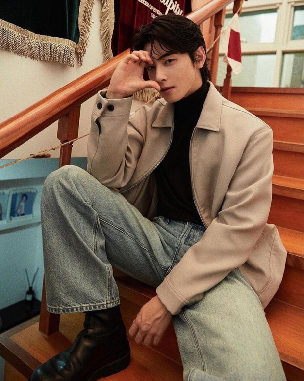 Potret Cha Eun Woo dalam pemotretan terbaru bersama brand Giordano/ Foto: instagram.com/giordanokr Potret Cha Eun Woo dalam pemotretan terbaru bersama brand Giordano