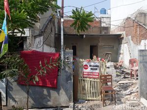 Rumah Reyot Mantan Model Dewasa Akhirnya Diperbaiki, Begini Kondisinya Rumah Reyot Mantan Model Dewasa Akhirnya Diperbaiki, Begini Kondisinya