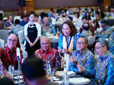 Semringah Zulhas di Penutupan IRS 2023