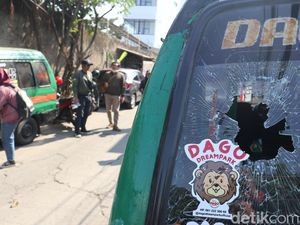 Jabar Hari Ini: Bentrok Warga Dago Elos Vs Polisi, Bayi 11 Bulan Jadi Korban Jabar Hari Ini: Bentrok Warga Dago Elos Vs Polisi, Bayi 11 Bulan Jadi Korban
