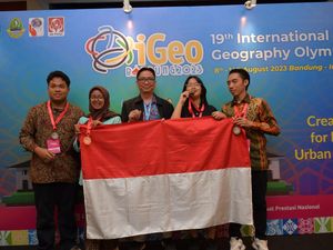Tim Indonesia Sabet 4 Medali Kompetisi Geografi Internasional iGeo 2023 Tim Indonesia Sabet 4 Medali Kompetisi Geografi Internasional iGeo 2023