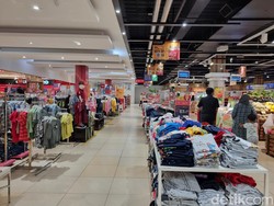 Pengunjung Dibikin Kalap Saat di Transmart Full Day Sale Surabaya