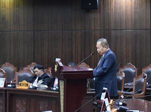 Arsul Sani Beri Keterangan di Sidang Pleno Uji Materiil Kewenangan MPR